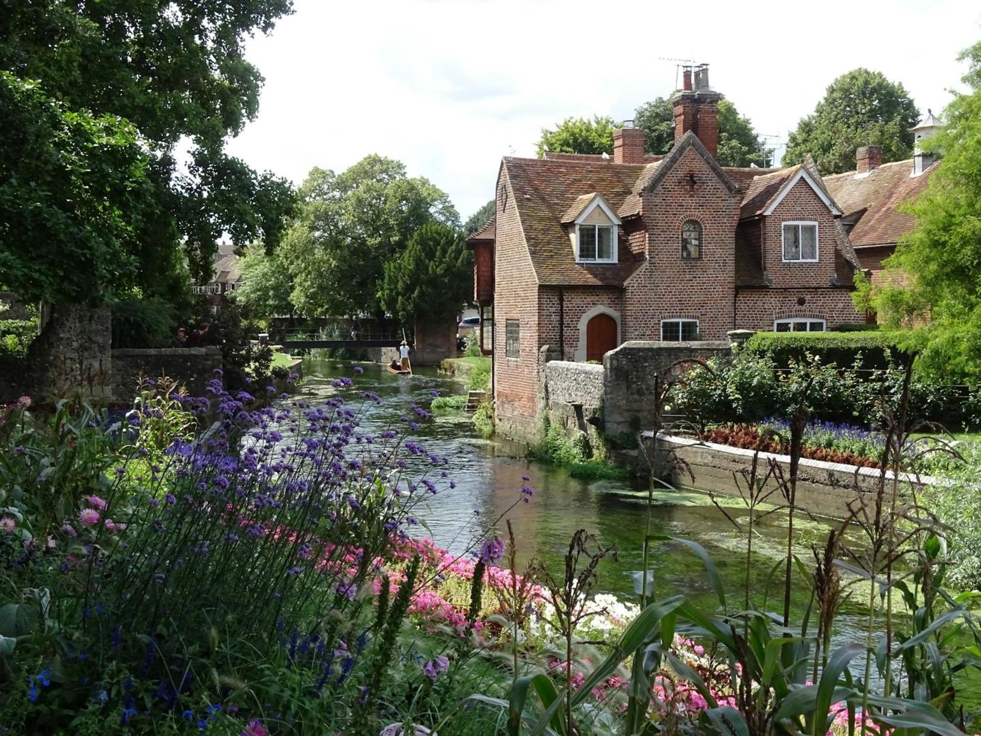 Stylish & Spacious Centre 3-bedroom Townhouse - Sleeps 6 Canterbury